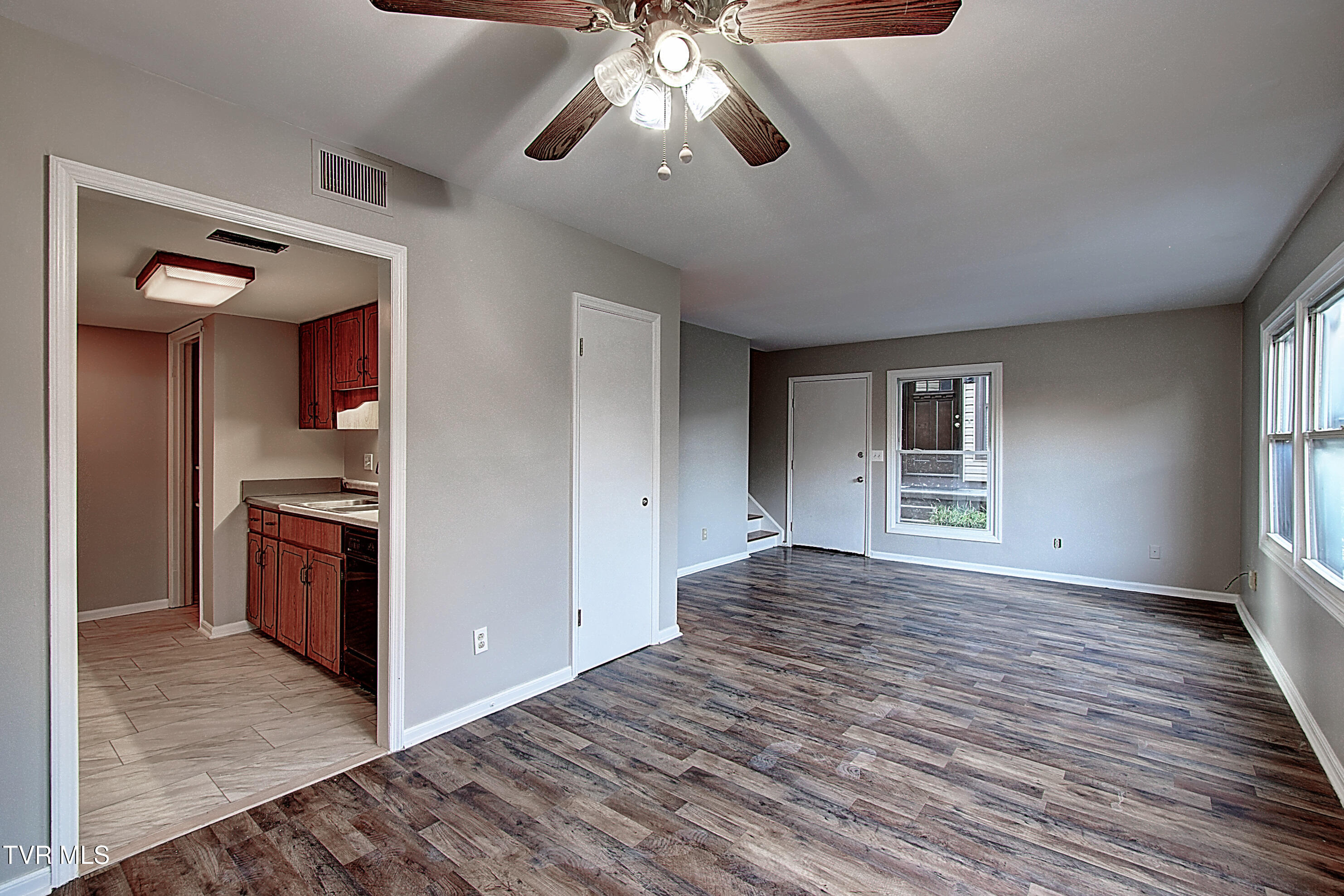 515 Pilgrim Court, Unit D Johnson City, TN 37601 - Photo 13 of 30 DSC_0118And8more