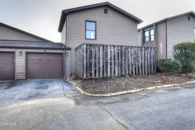 $147,800 | 515 Pilgrim Court, Unit D, Johnson City, TN 37601