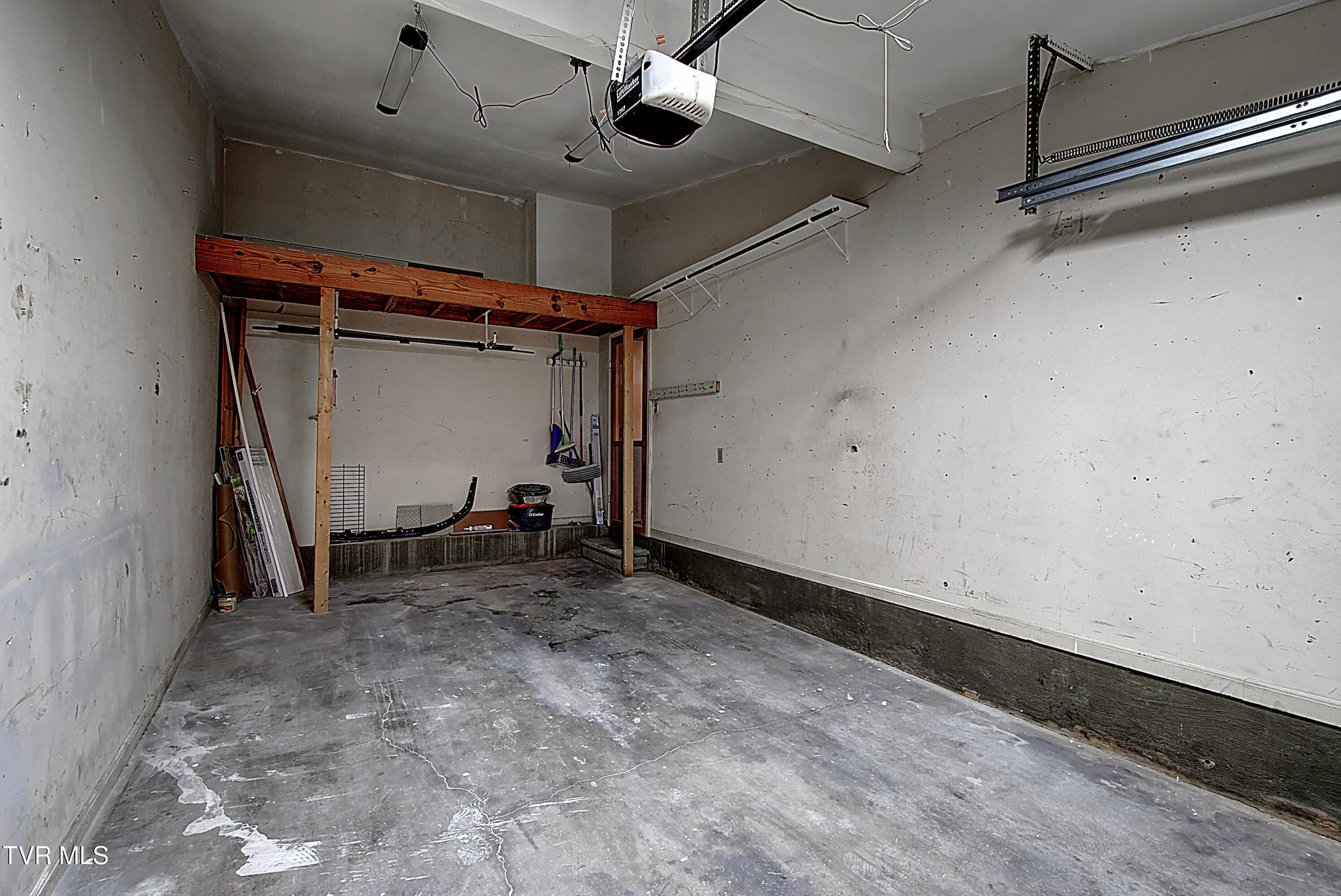 515 Pilgrim Court, Unit D Johnson City, TN 37601 - Photo 26 of 30 DSC_0388_89_90_91_92_93