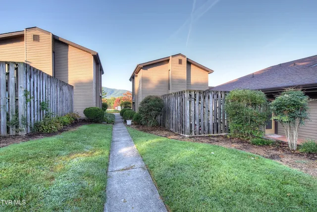 $147,800 | 515 Pilgrim Court, Unit D, Johnson City, TN 37601