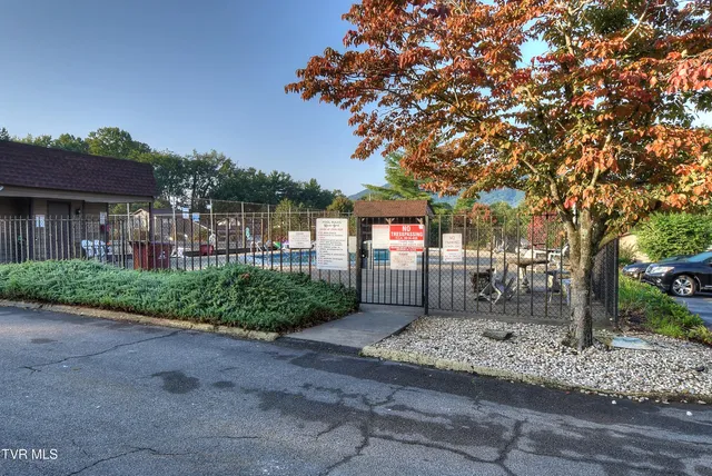 $147,800 | 515 Pilgrim Court, Unit D, Johnson City, TN 37601