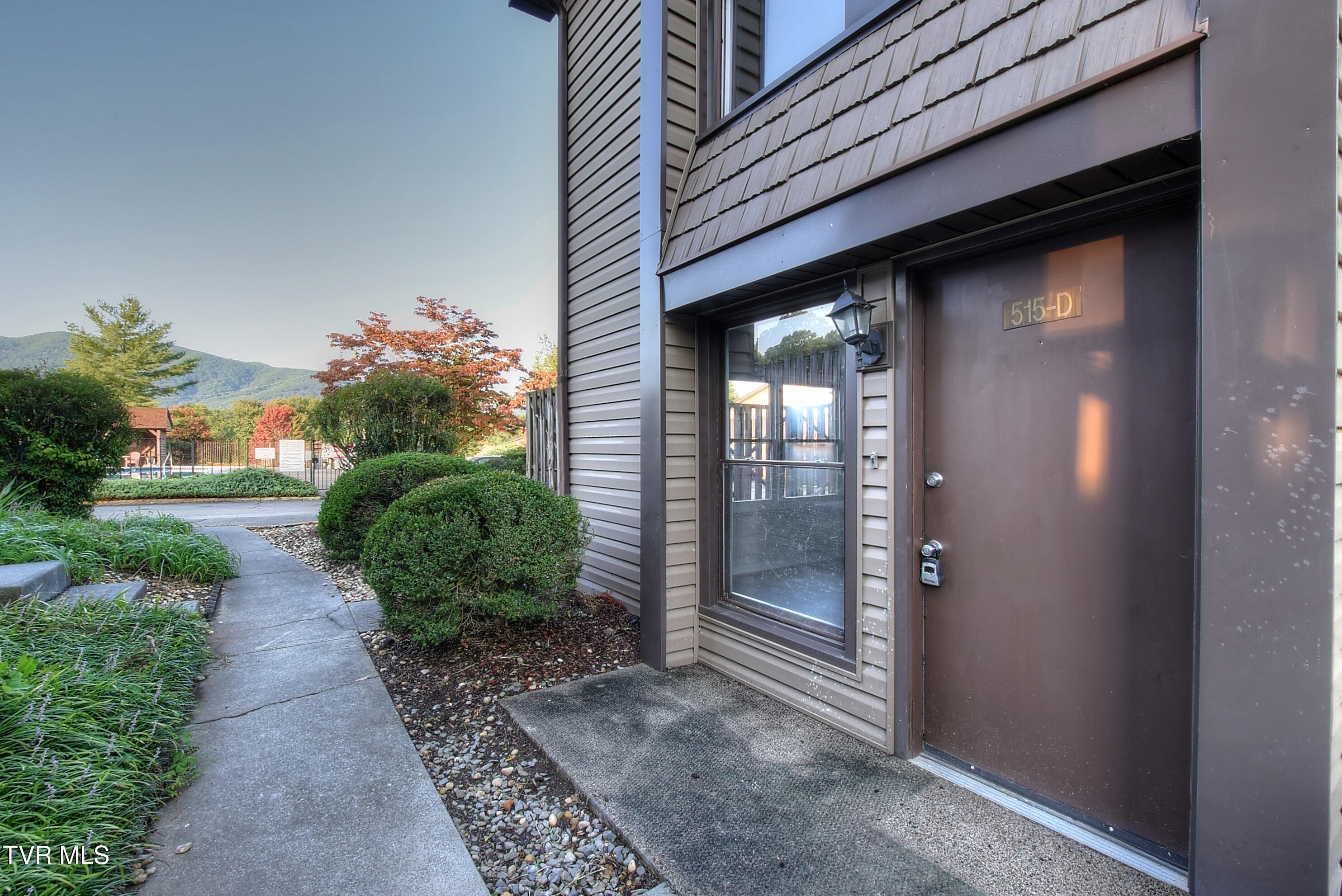 515 Pilgrim Court, Unit D Johnson City, TN 37601 - Photo 4 of 30 4