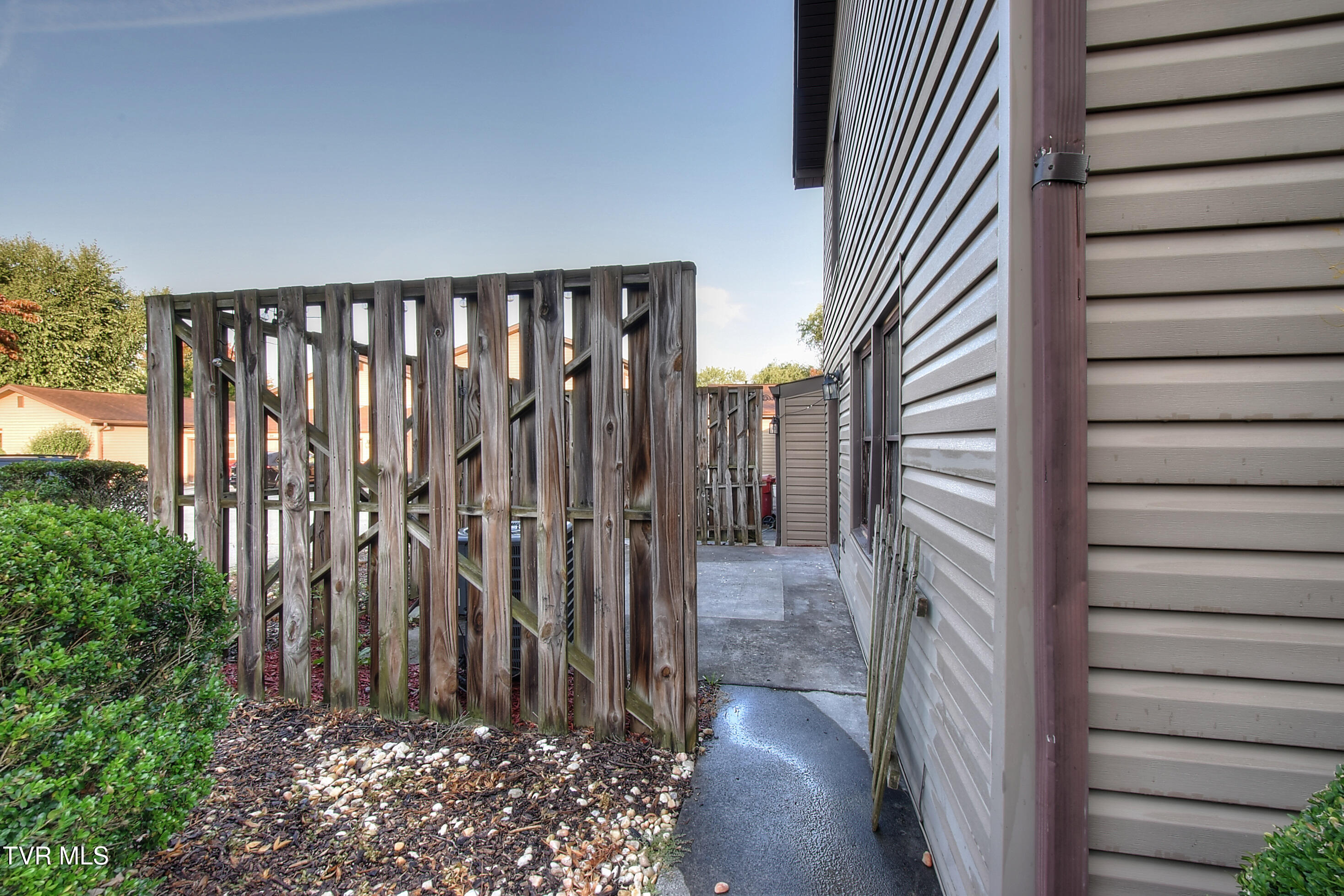 515 Pilgrim Court, Unit D Johnson City, TN 37601 - Photo 5 of 30 5