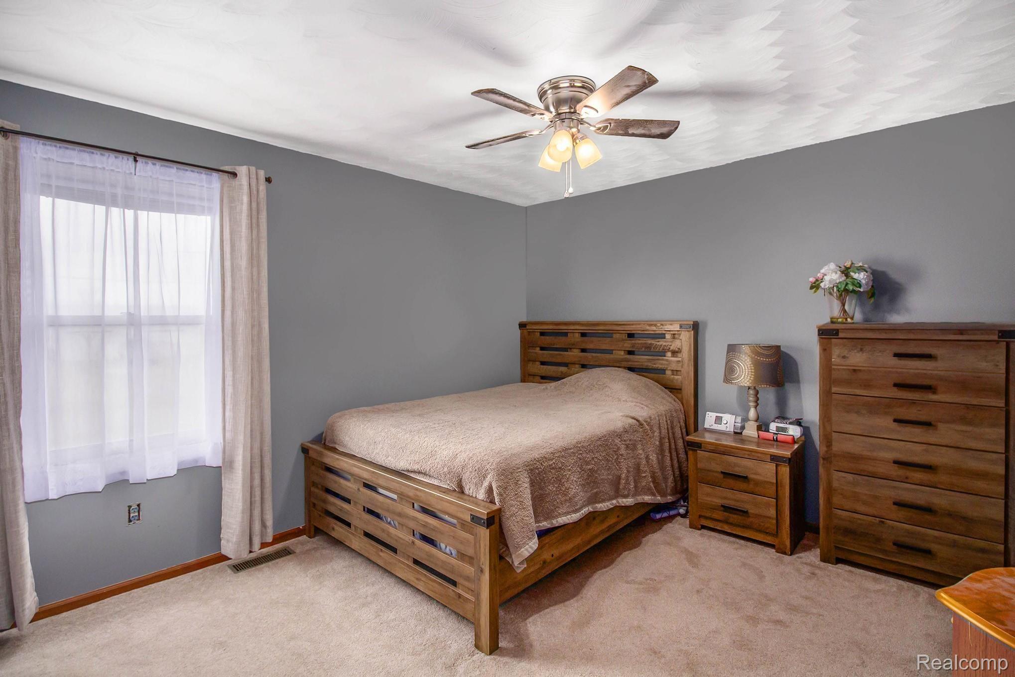 10675 Bell Oak Road Fowlerville, MI 48836 - Photo 12 of 39 Entry level master bedroom.jpg
