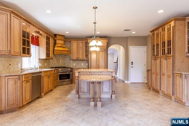 153 Old Palisade Road Fort Lee, NJ 07024 - Photo 3 of 25