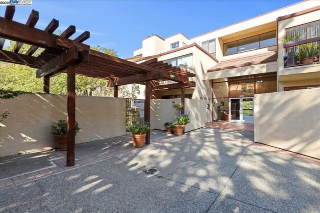 a view of outdoor space