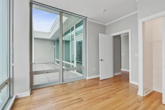 $689,000 | 1570 Elmwood Avenue, Unit 1504, Evanston, IL 60201