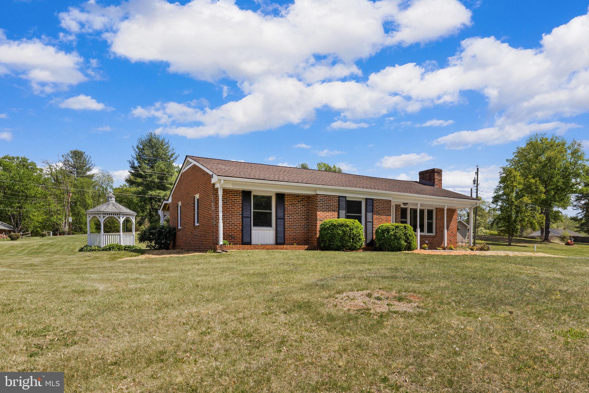 12157 Octonia Road Orange, VA 22960 - Photo 5 of 45 Charming brick home with scenic views.
