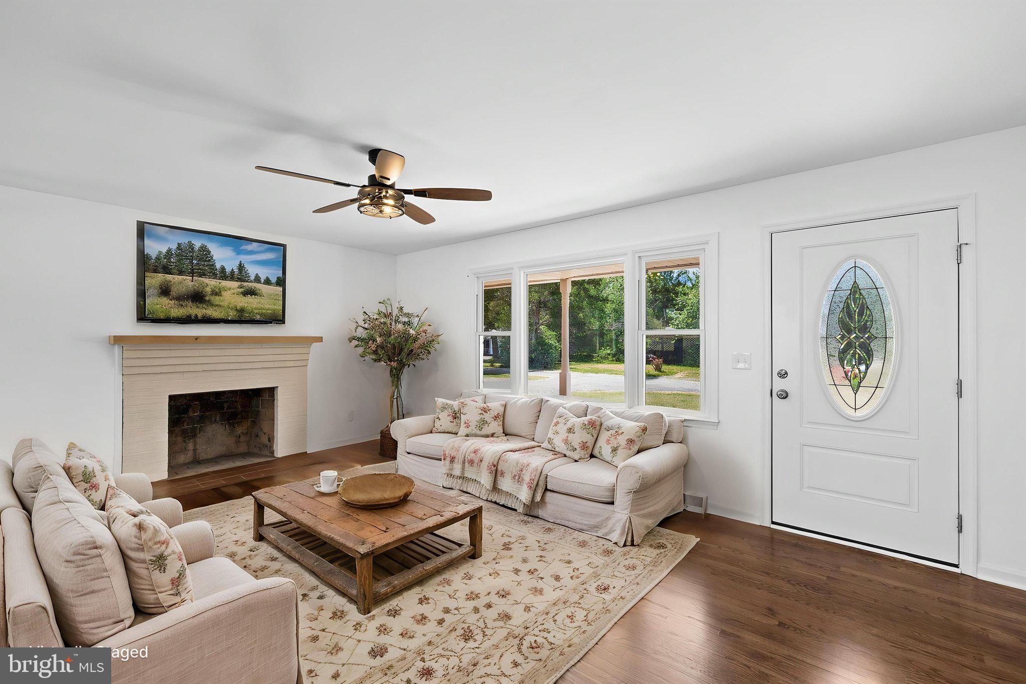 12157 Octonia Road Orange, VA 22960 - Photo 10 of 45 Bright and inviting living space.
