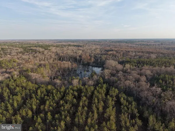 $975,000 | Lovers Retreat Lane, Urbanna, VA 23175