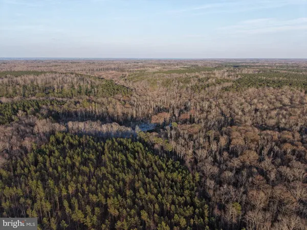 $975,000 | Lovers Retreat Lane, Urbanna, VA 23175