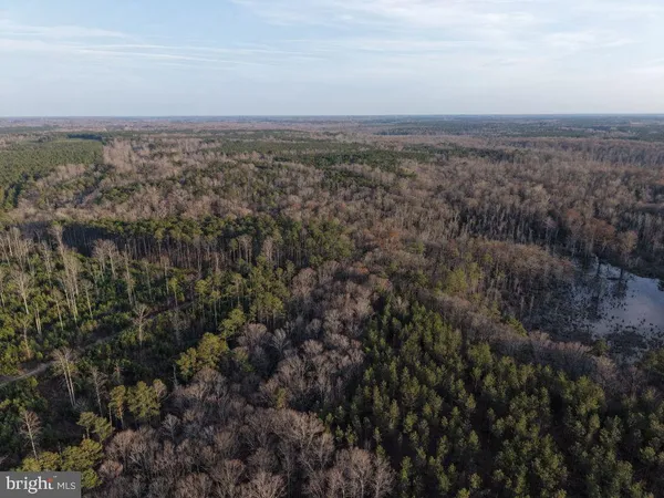 $975,000 | Lovers Retreat Lane, Urbanna, VA 23175