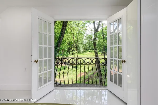 $990,000 | 720 Stokes Mill Road, East Stroudsburg, PA 18301