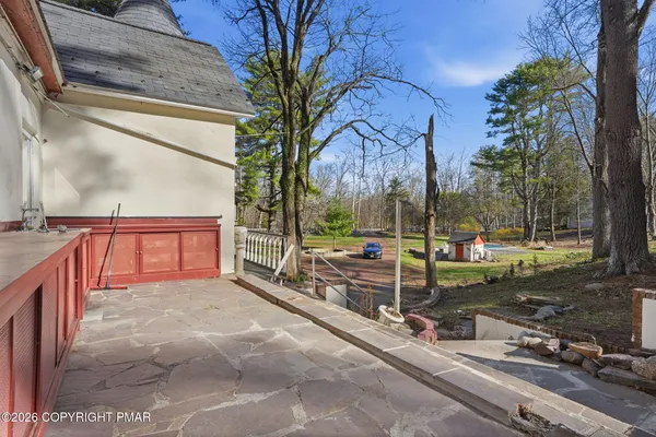$990,000 | 720 Stokes Mill Road, East Stroudsburg, PA 18301