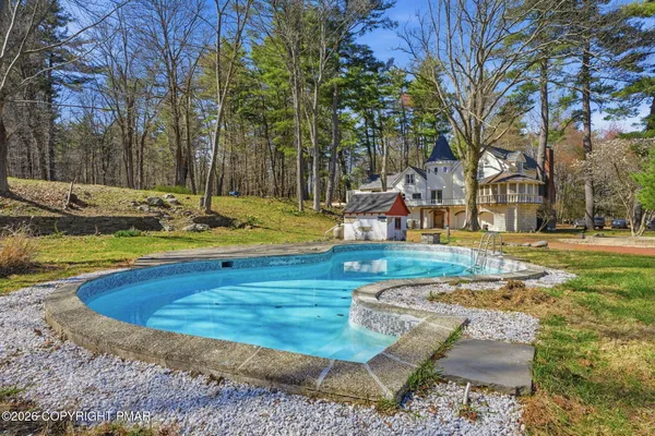 $990,000 | 720 Stokes Mill Road, East Stroudsburg, PA 18301
