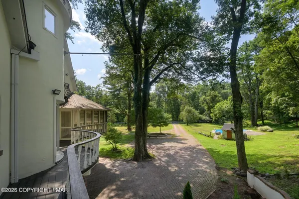 $990,000 | 720 Stokes Mill Road, East Stroudsburg, PA 18301