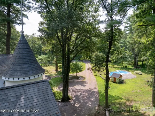 $990,000 | 720 Stokes Mill Road, East Stroudsburg, PA 18301