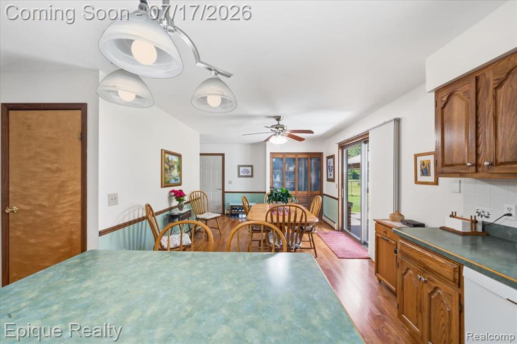 555 East Square Lake Road Troy, MI 48085 - Photo 17 of 48