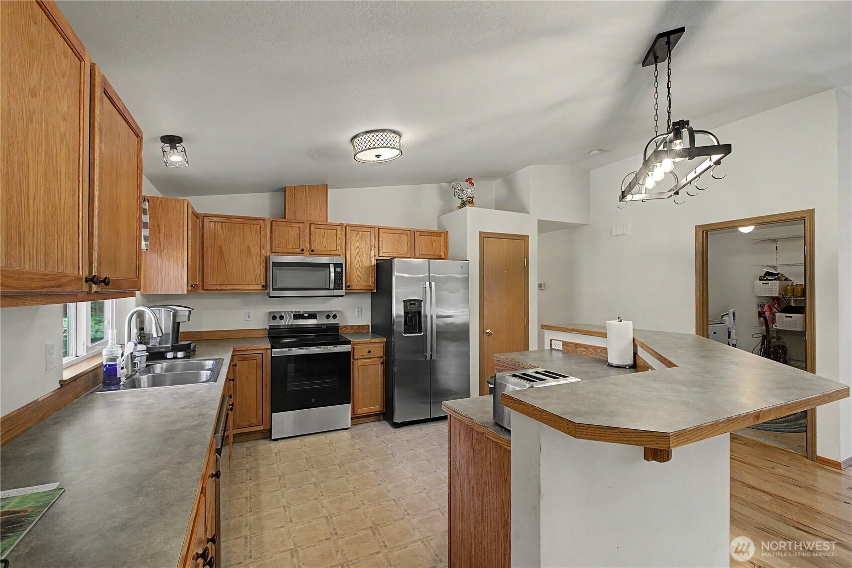 10548 179th Avenue Southwest Rochester, WA 98579 - Photo 9 of 36