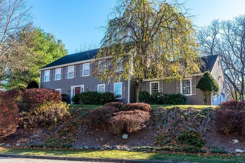 3 Cranmore Road Medfield, MA 02052 - Photo 4 of 38 Gallery Image 4