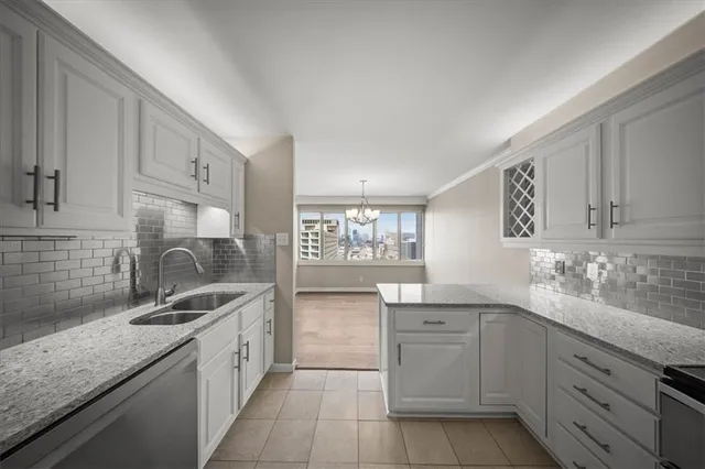 $549,000 | 2510 Grand Boulevard, Unit 1604, Kansas City, MO 64108