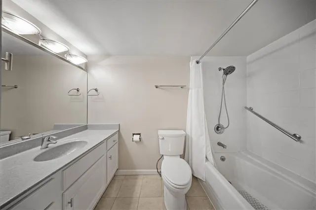 $549,000 | 2510 Grand Boulevard, Unit 1604, Kansas City, MO 64108