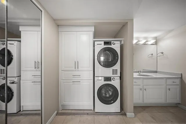 $549,000 | 2510 Grand Boulevard, Unit 1604, Kansas City, MO 64108