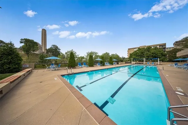 $549,000 | 2510 Grand Boulevard, Unit 1604, Kansas City, MO 64108