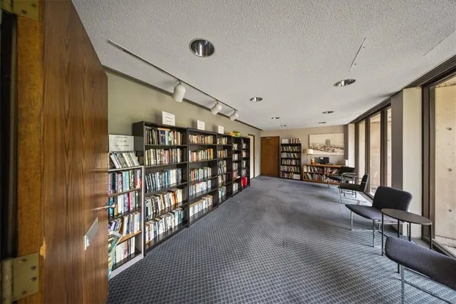 $549,000 | 2510 Grand Boulevard, Unit 1604, Kansas City, MO 64108