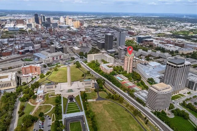 $549,000 | 2510 Grand Boulevard, Unit 1604, Kansas City, MO 64108