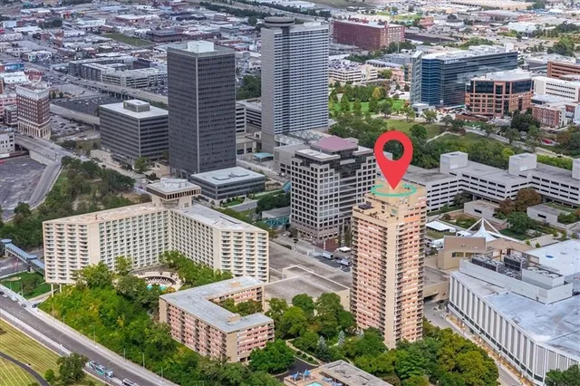 $549,000 | 2510 Grand Boulevard, Unit 1604, Kansas City, MO 64108