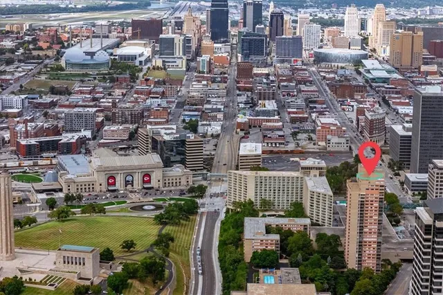 $549,000 | 2510 Grand Boulevard, Unit 1604, Kansas City, MO 64108