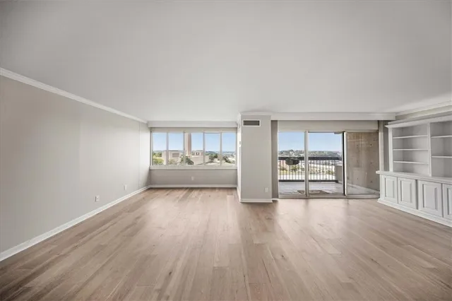 $549,000 | 2510 Grand Boulevard, Unit 1604, Kansas City, MO 64108