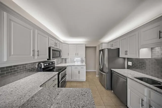 $549,000 | 2510 Grand Boulevard, Unit 1604, Kansas City, MO 64108