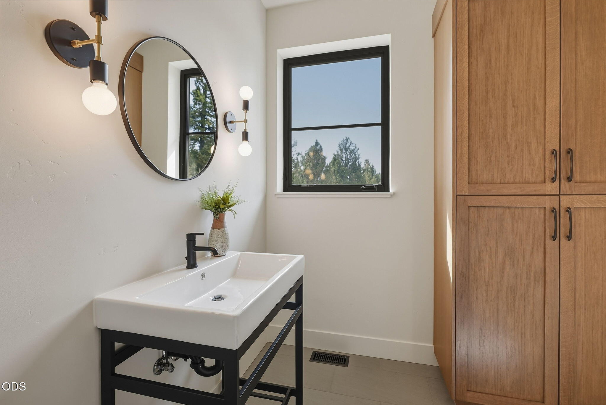 18243 Rock Springs Road Bend, OR 97703 - Photo 32 of 54 Gallery Image 32
