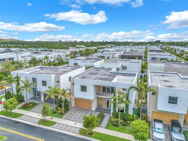 $9,500 | 7457 Northwest 101 Avenue, Unit 7457, Doral, FL 33178