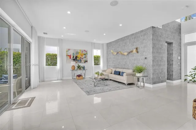 $9,500 | 7457 Northwest 101 Avenue, Unit 7457, Doral, FL 33178