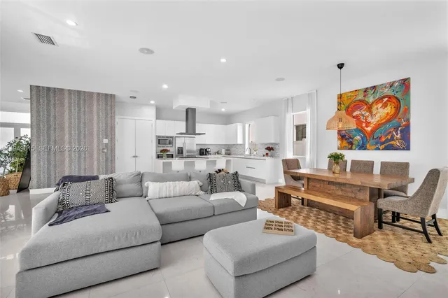 $9,500 | 7457 Northwest 101 Avenue, Unit 7457, Doral, FL 33178