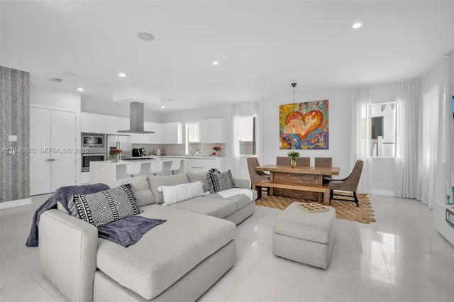 $9,500 | 7457 Northwest 101 Avenue, Unit 7457, Doral, FL 33178