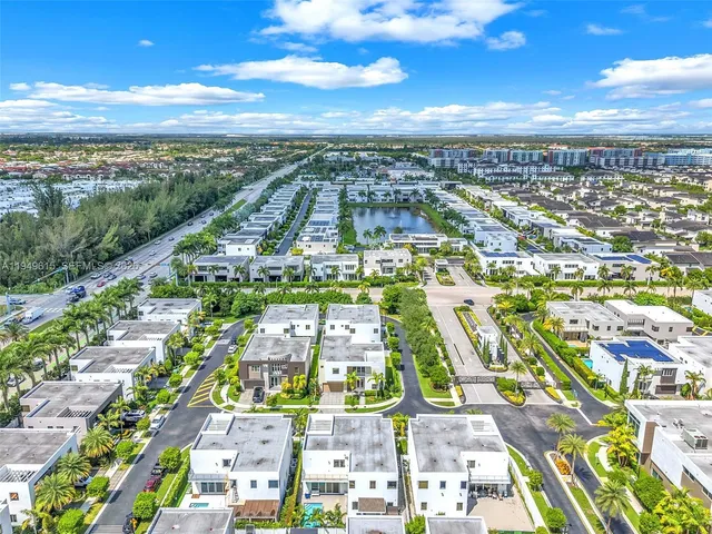 $9,500 | 7457 Northwest 101 Avenue, Unit 7457, Doral, FL 33178