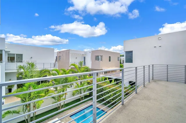 $9,500 | 7457 Northwest 101 Avenue, Unit 7457, Doral, FL 33178