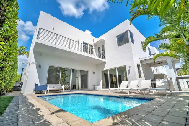 $9,500 | 7457 Northwest 101 Avenue, Unit 7457, Doral, FL 33178