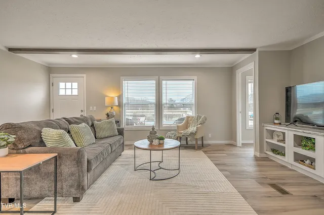 $294,900 | 4100 Weaver Pike, Bluff City, TN 37618