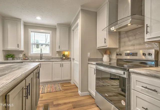 $294,900 | 4100 Weaver Pike, Bluff City, TN 37618