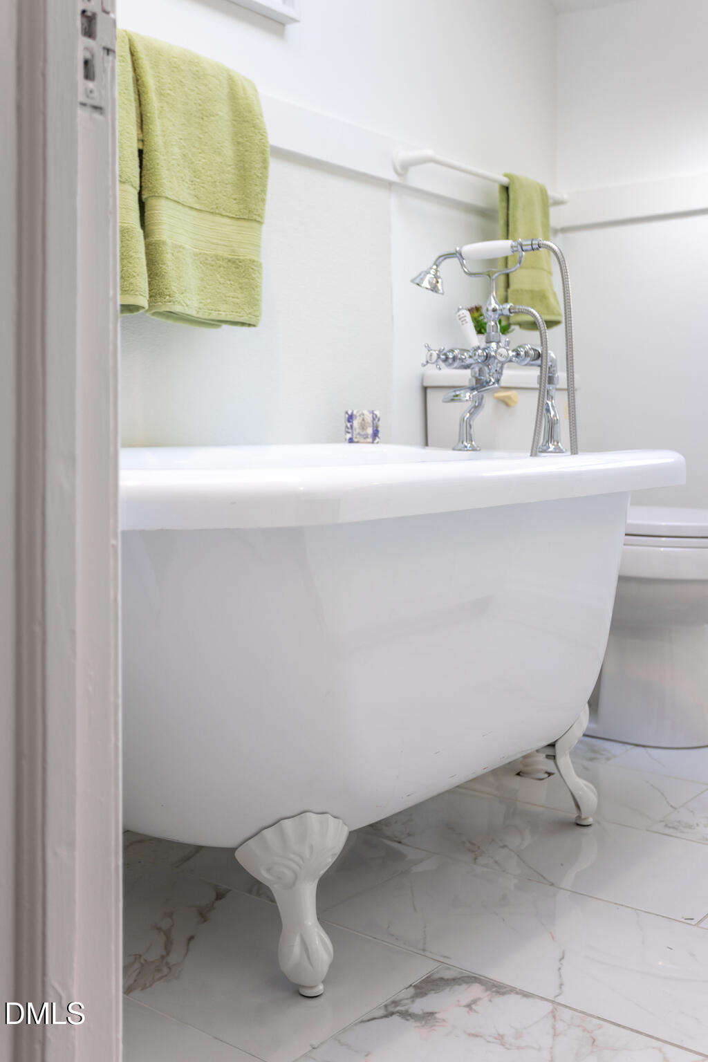 2930 Chapel Hill Road Durham, NC 27707 - Photo 23 of 34 web2930ChapelHillRd_033