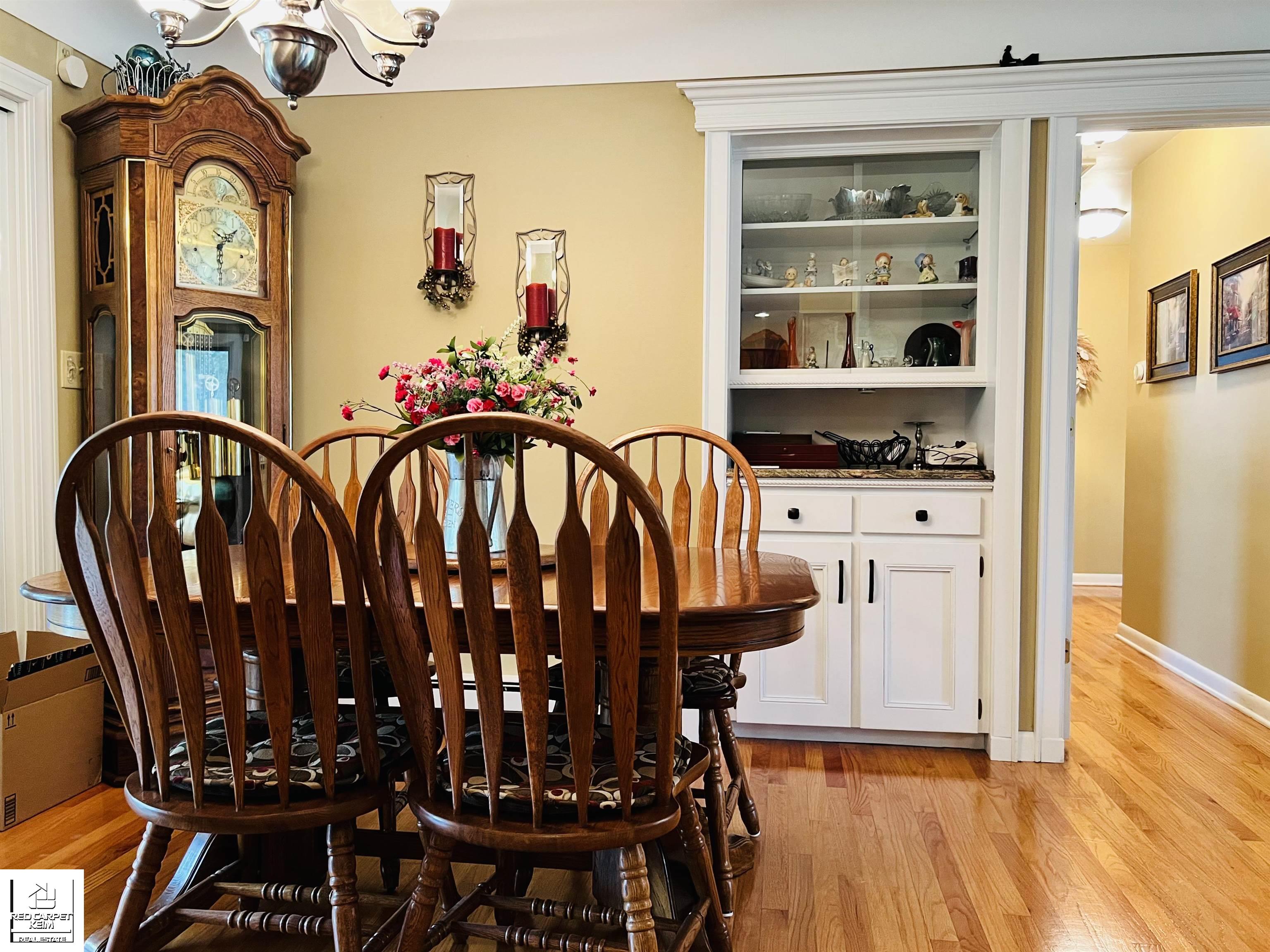 2437 North Vassar Road Burton, MI 48509 - Photo 7 of 27 50123536-6.JPG