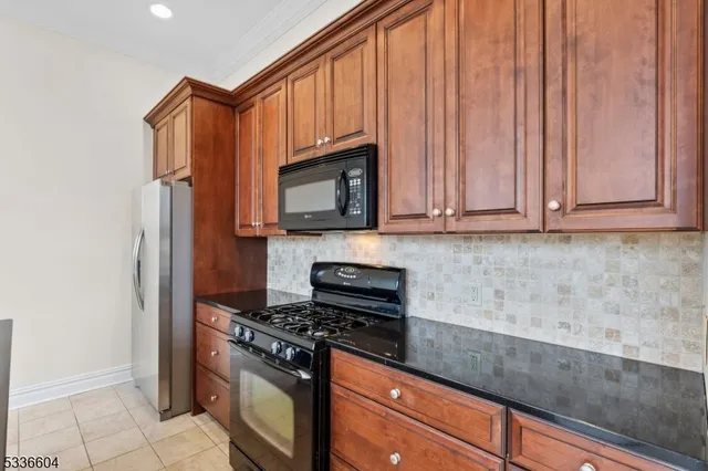 $3,000 | 33 Forest Avenue, Unit 1E, Hawthorne, NJ 07506