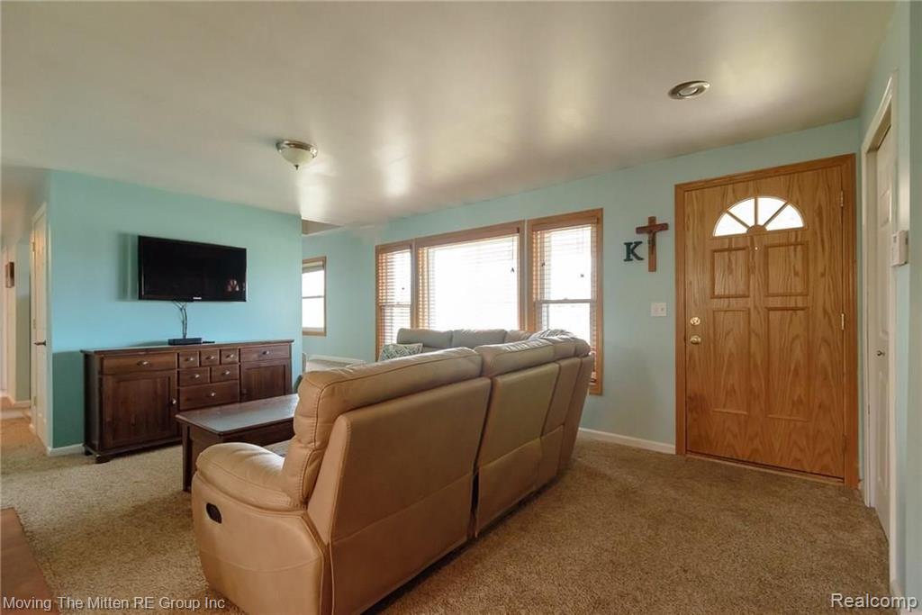 6711 Merriman Road Romulus, MI 48174 - Photo 7 of 37