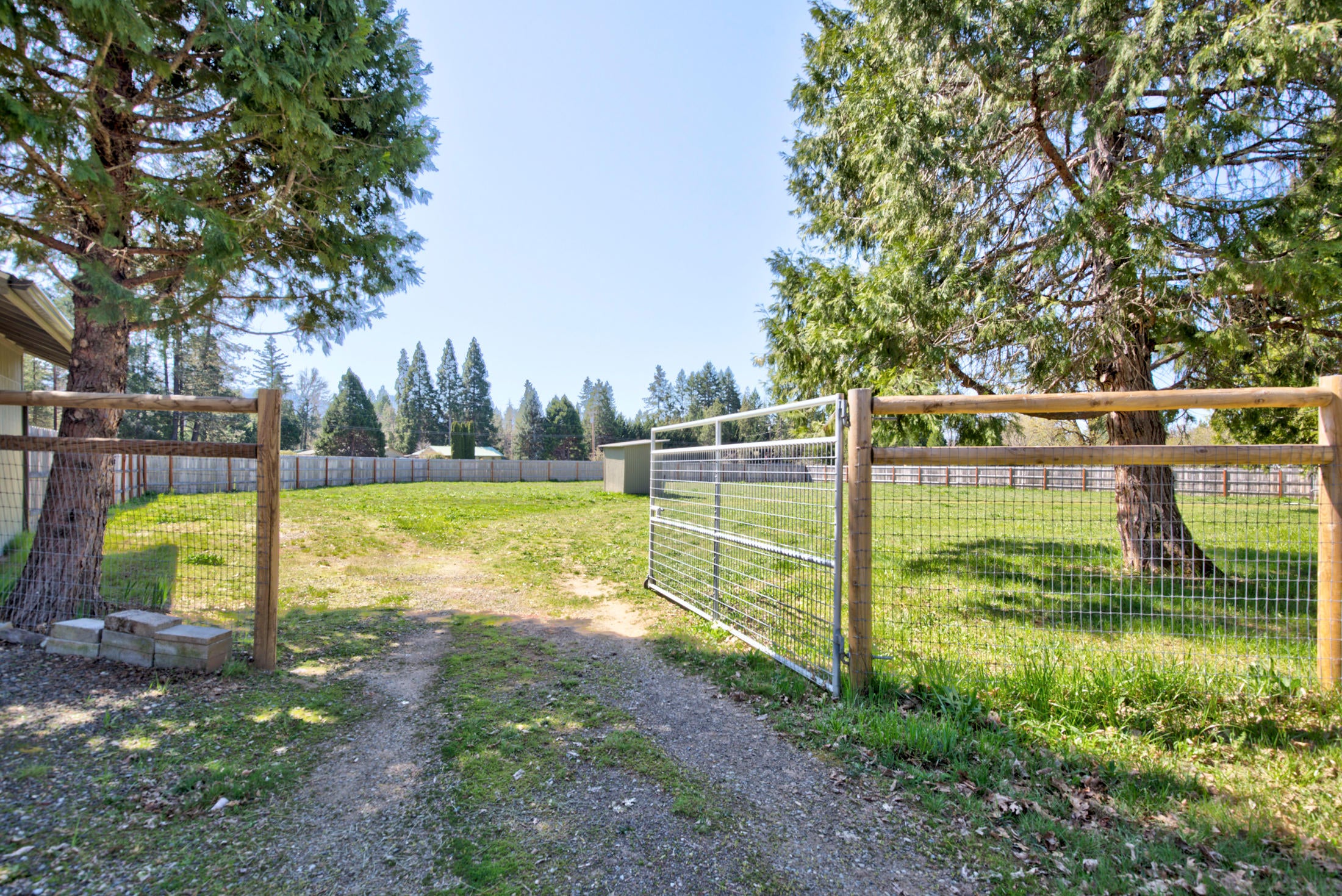 4550 Holland Loop Road Cave Junction, OR 97523 - Photo 27 of 39 036holland