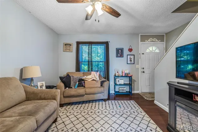 $168,500 | 161 Dartingbird Lane, Unit D, Eureka, MO 63025